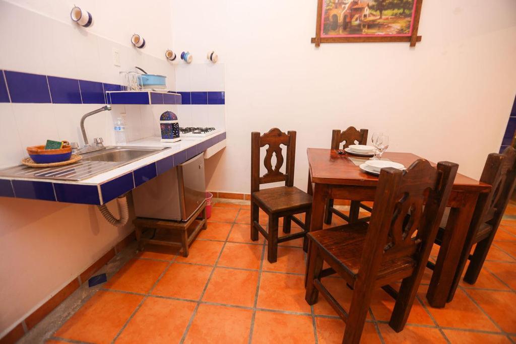 Ikaro Suites Colonial Cancún Exteriör bild