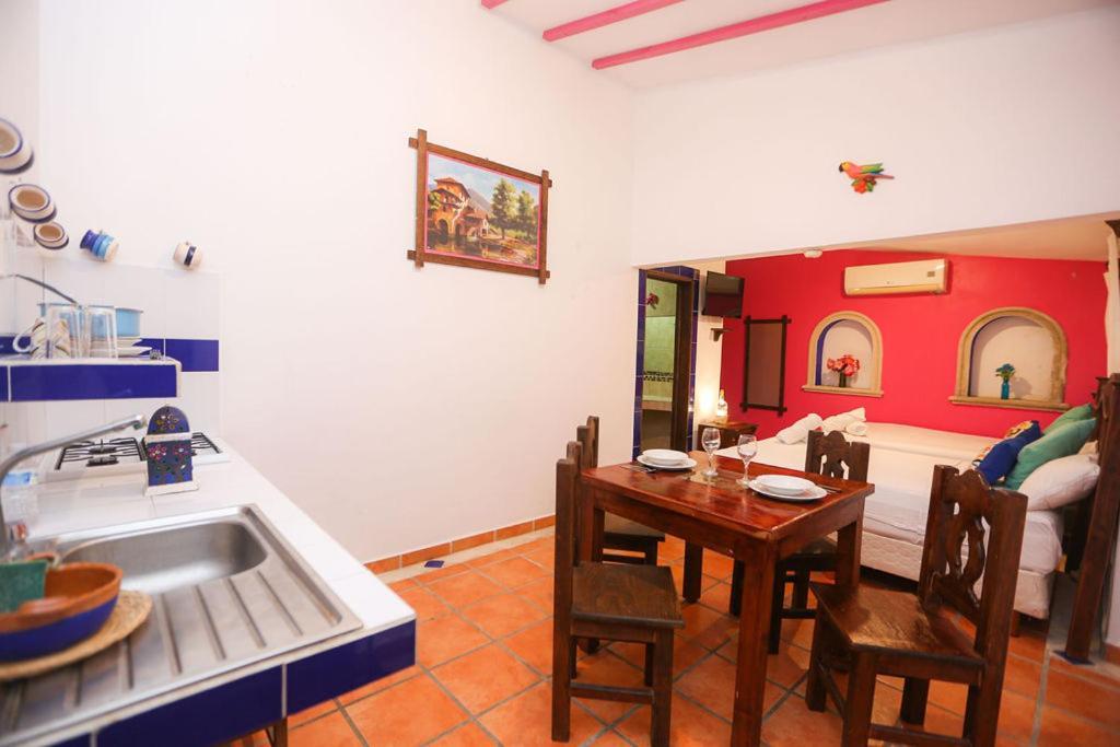 Ikaro Suites Colonial Cancún Exteriör bild