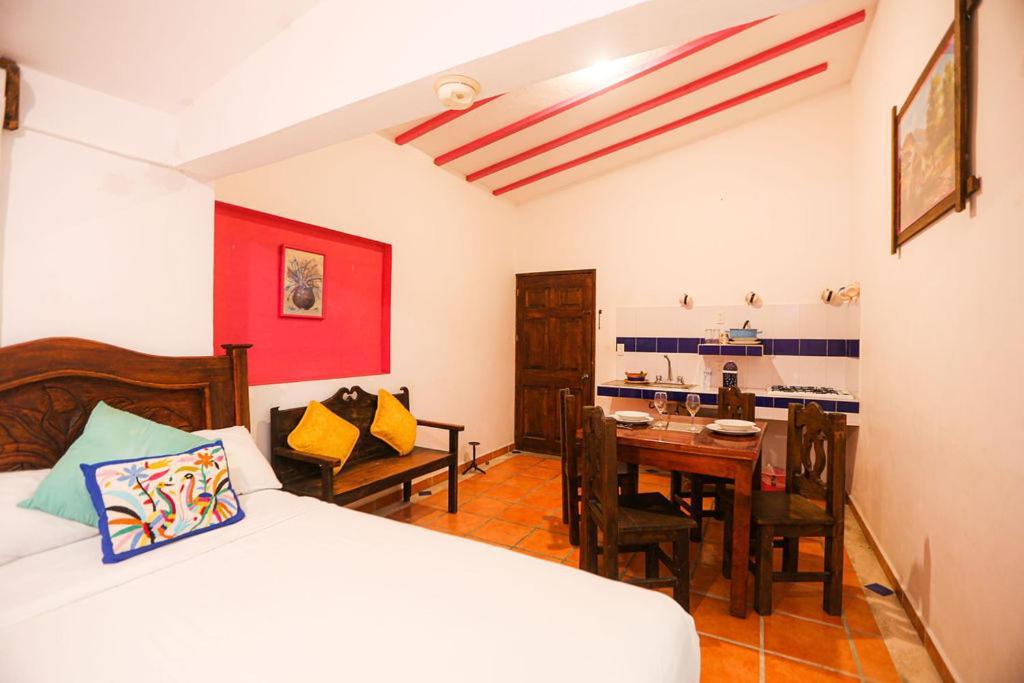 Ikaro Suites Colonial Cancún Exteriör bild