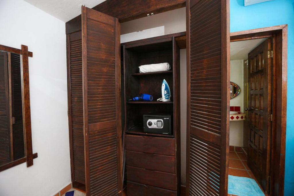 Ikaro Suites Colonial Cancún Exteriör bild
