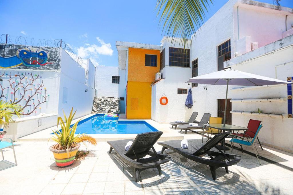 Ikaro Suites Colonial Cancún Exteriör bild