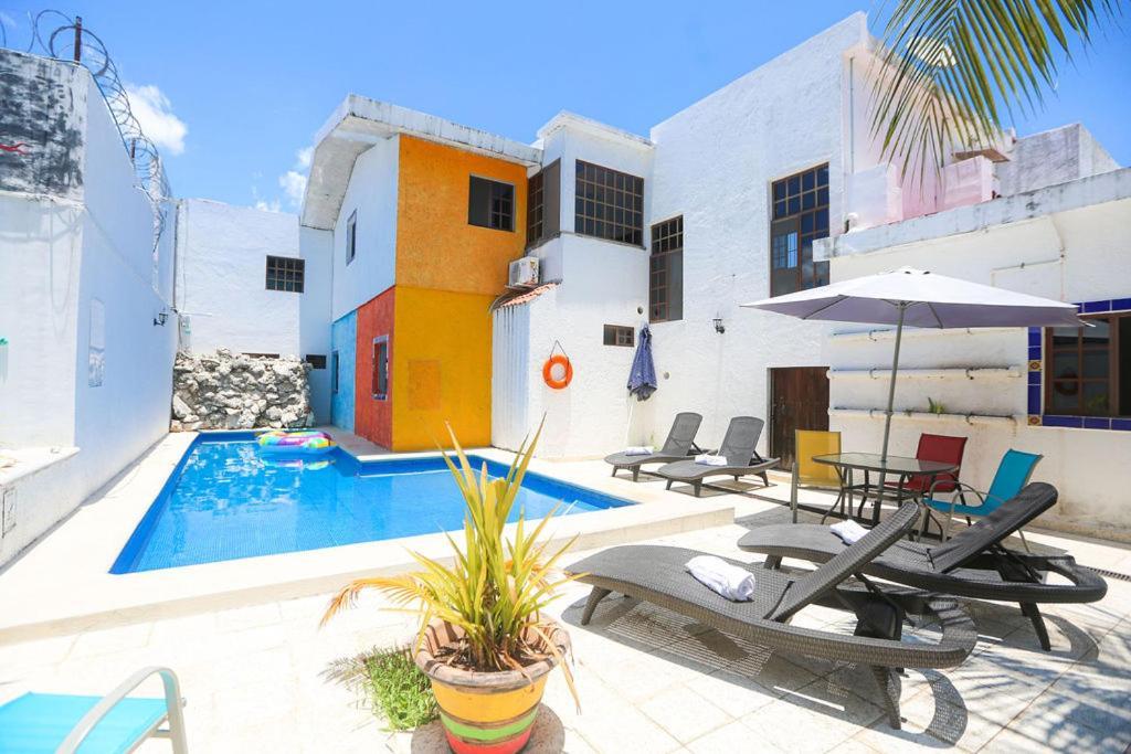 Ikaro Suites Colonial Cancún Exteriör bild